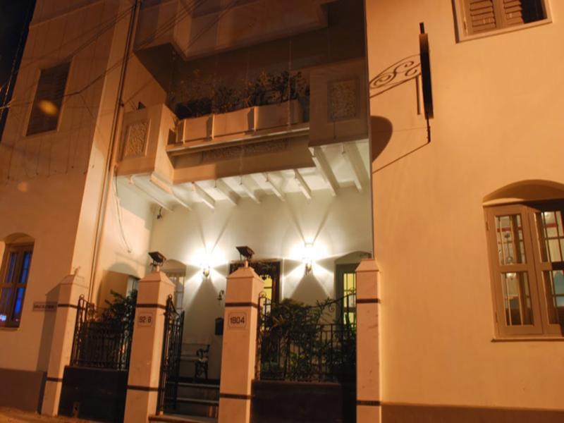 The Corner Courtyard Hotel Kalkutta Kültér fotó